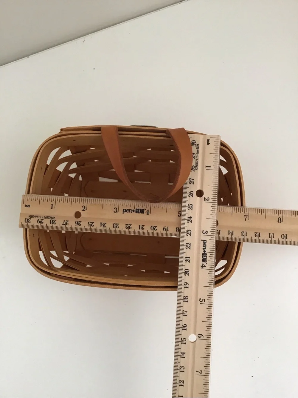Vintage Longaberger woven basket key basket mail basket 2002